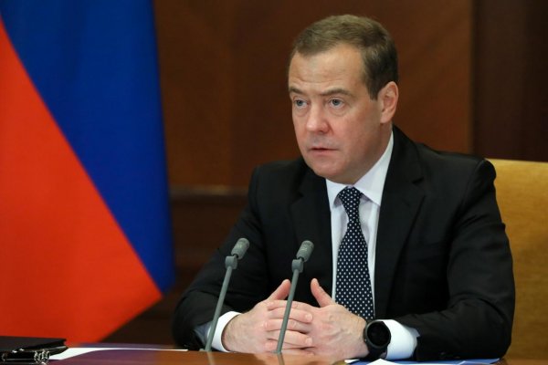 Dmitrij Medvedev varoval, že Moskva by mohla odstúpiť od dohody o jadrových zbraniach