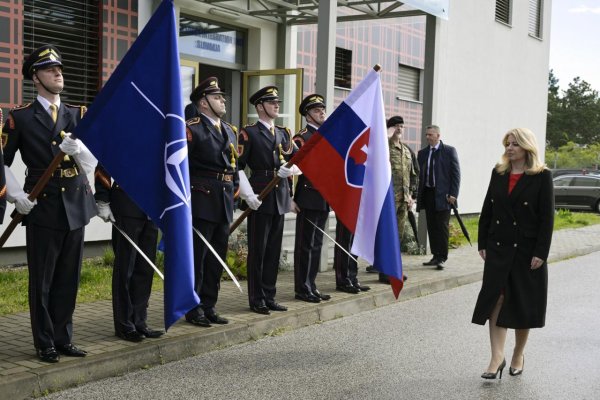 Slovenská republika sa odovzdaním ratifikačných listín stala v roku 2004 členom NATO