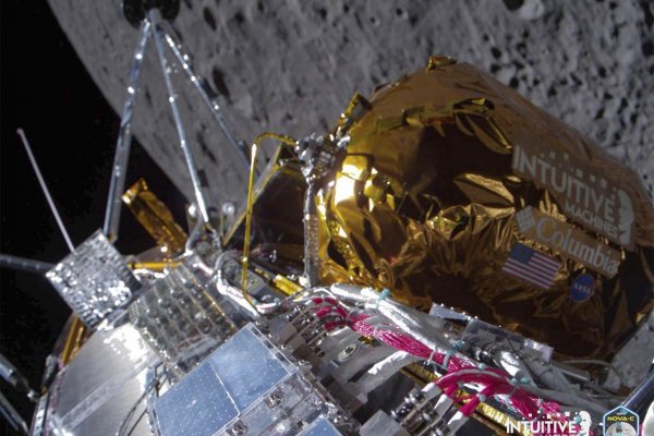 Lunárny modul Odysseus pristál na povrchu Mesiaca — čo to znamená podľa Juraja Petroviča