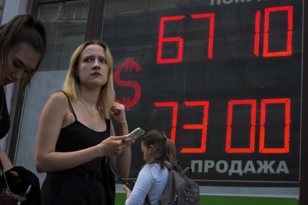 Ruská ekonomika sa prepadáva pod ťarchou sankcií z celého sveta