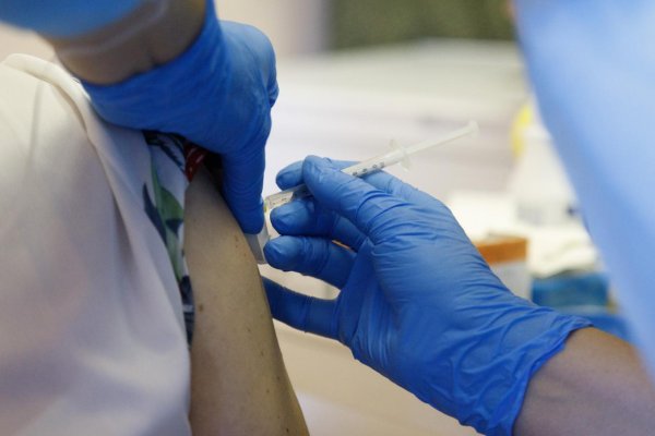 Slovensko v očkovaní zaostáva, spôsobí to u nás vážnejšiu tretiu vlnu