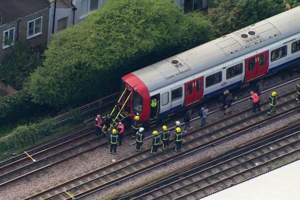 Výbuch v londýnskom metre bol podľa polície teroristickým útokom
