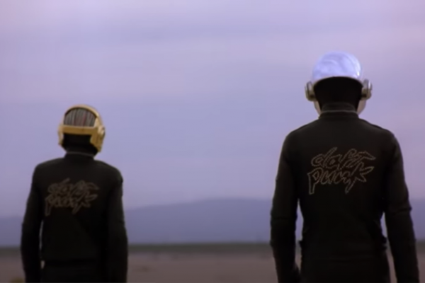 Francúzske elektro-popové duo Daft Punk sa rozpadlo. Rozlúčili sa videom s názvom Epilogue
