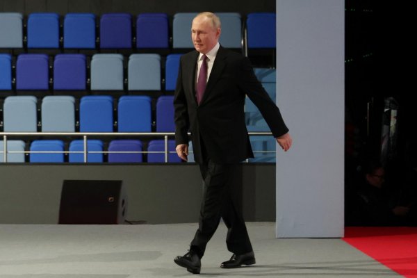 Podporovatelia Putina ho formálne nominovali ako nezávislého kandidáta na prezidenta