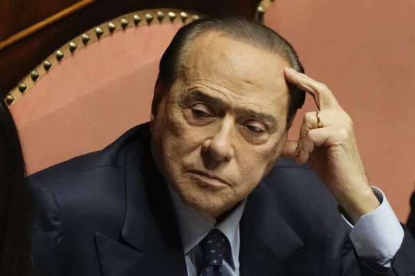 Vo veku 86 rokov zomrel taliansky expremiér Silvio Berlusconi