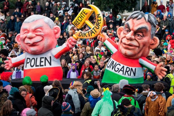 Hlavná svetová antiosobnosť roka 2020: Orbán a Kaczynski. Dvaja lídri, ktorí nemilujú slobodu
