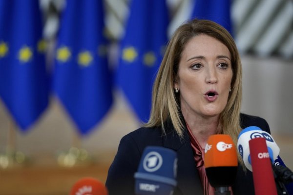 Predsedníčka Európskeho parlamentu iniciovala zbavenie imunity dvoch europoslancov
