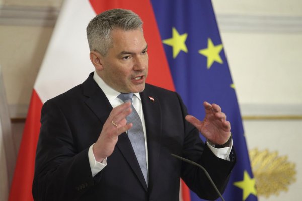 Neutralita má byť súčasťou novej bezpečnostnej stratégie Rakúska, vyhlásil rakúsky kancelár