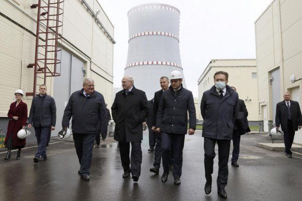 Lukašenko oficiálne otvoril prvú jadrovú elektráreň v krajine