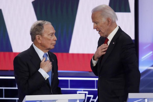 Biden zvíťazil v deviatich štátoch, Bloomberg odstupuje z kampane