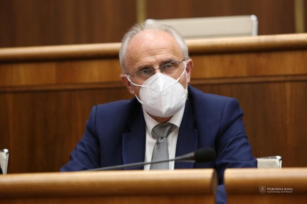 Agrominister Ján Mičovský podáva demisiu