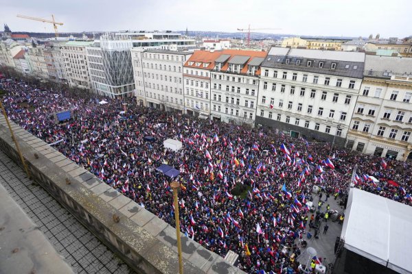 V Prahe protestovali tisíce ľudí proti biede, požadujú demisiu vlády