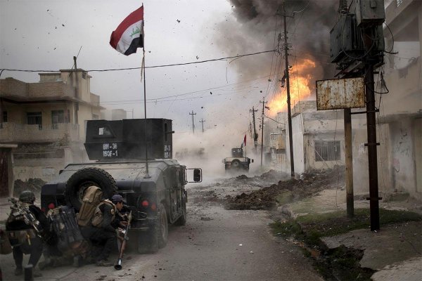 Iracké vládne jednotky dobyli letisko v Mósule