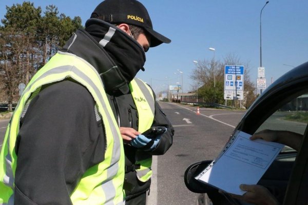 Od dnes platia sprísnené podmienky na vstup do Rakúska