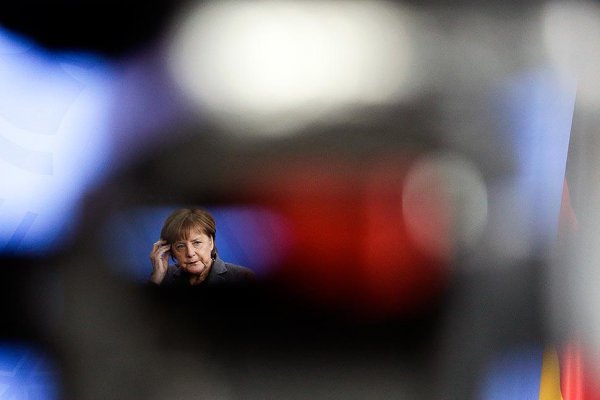 Stráca Angela Merkel stredné pásmo?