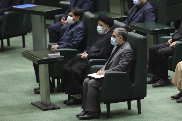 Do predčasných volieb bude Irán viesť zrejme prvý viceprezident Mochber