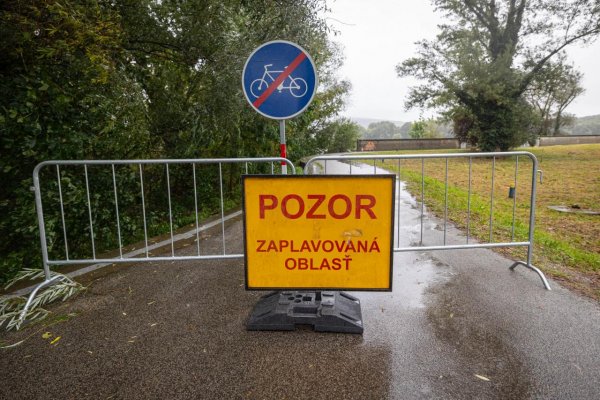 Bratislava: Pre nepriaznivé počasie uzavreli horné parkovisko na Tyršovom nábreží