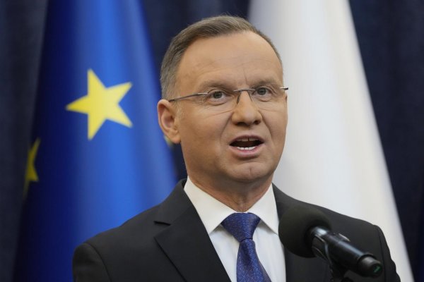 Poľsko: Prezident Duda omilostil dvoch odsúdených exposlancov PiS
