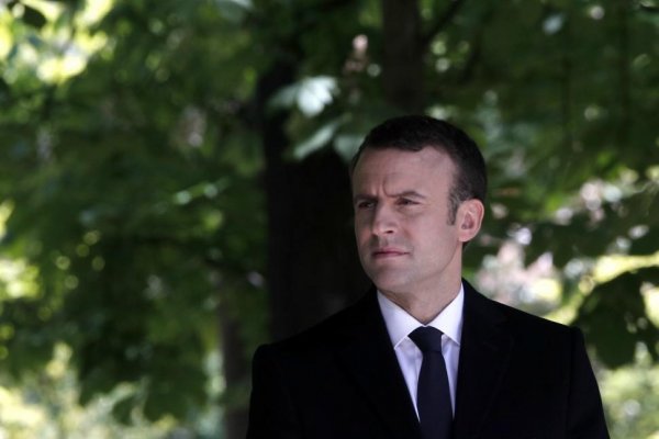 Francie si zvolila slabého prezidenta