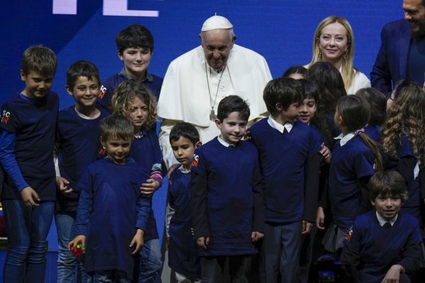 Pápež vyzýva Talianov, aby mali viac detí a nie domácich miláčikov