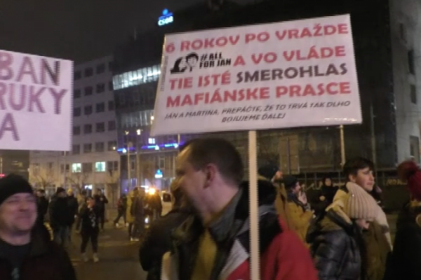 Ľudia cestujú na protesty do Bratislavy z celého Slovenska