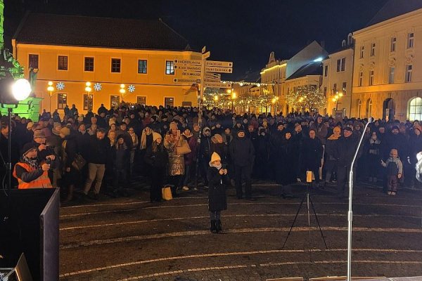 Viskupič na proteste v Trnave varoval pred návratom mafiánskych gangov z deväťdesiatych rokov