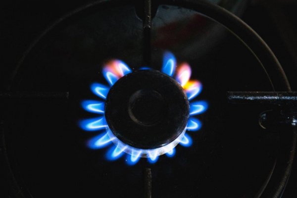 Dva mesiace pred vykurovacou sezónou sú európske zásoby plynu na takmer 100 % kapacity