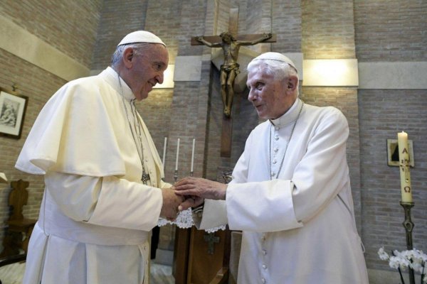Vatikán potvrdil, že zdravie bývalého pápeža Benedikta XVI. sa zhoršilo