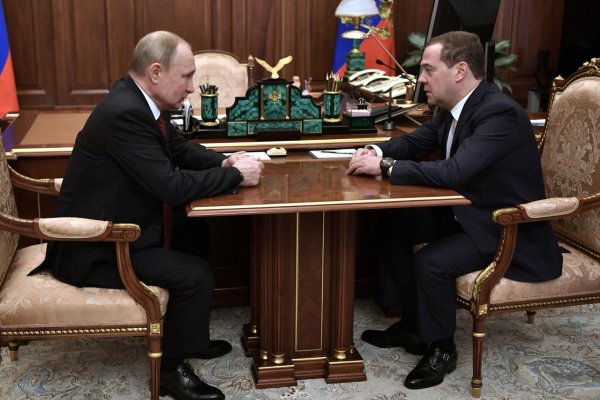 Ruský premiér Medvedev podal demisiu. Končí s celou vládou