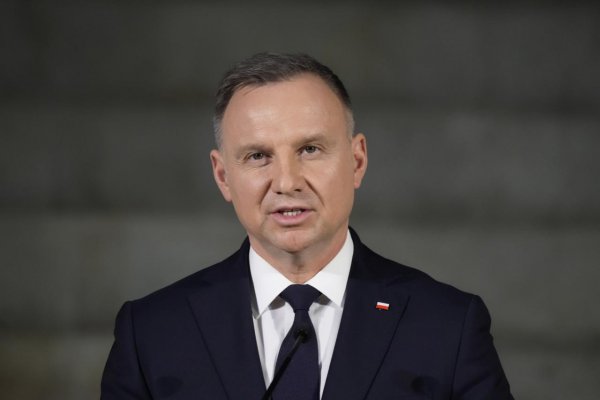 Poľský prezident navrhuje zmeny v kritizovanom zákone o ruskom vplyve