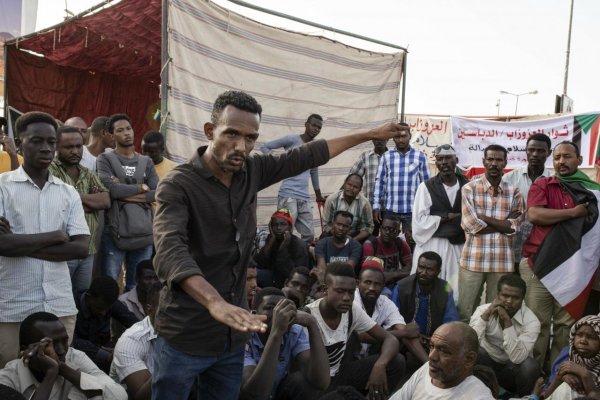 Sudánska amáda a organizátori protestov oznámili dohodu na spoločnom postupe