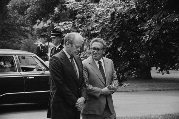 Henry Kissinger sa dožíva 100 rokov