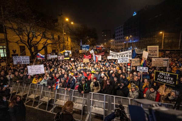 V Bratislave protestovalo 26-tisíc ľudí, protesty sa konali v 24 mestách