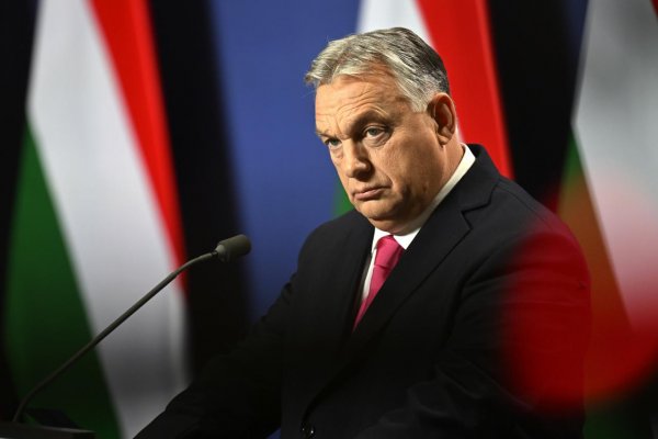 Orbán vyzval parlament na urýchlenú voľbu nového prezidenta