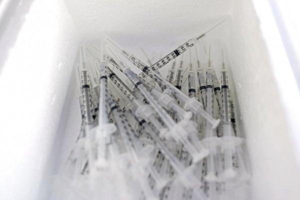 Ministerstvo zdravotníctva odmieta, že by sa Slovensko vzdalo vakcín od Pfizeru. Objednalo ich 5,8 milióna