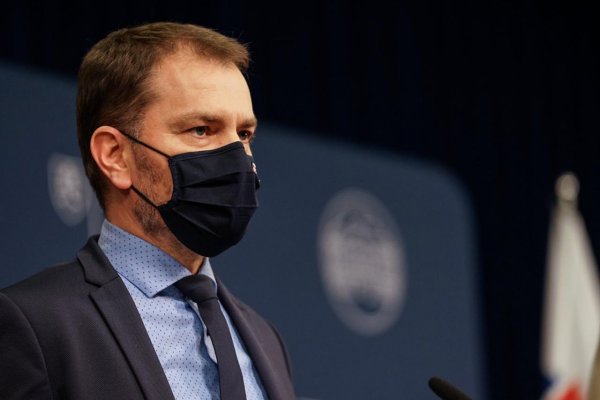 Vláda pritvrdzuje, schválila nové opatrenia: povinné respirátory, do prírody iba v okrese a zákaz vychádzania (+ zoznam)