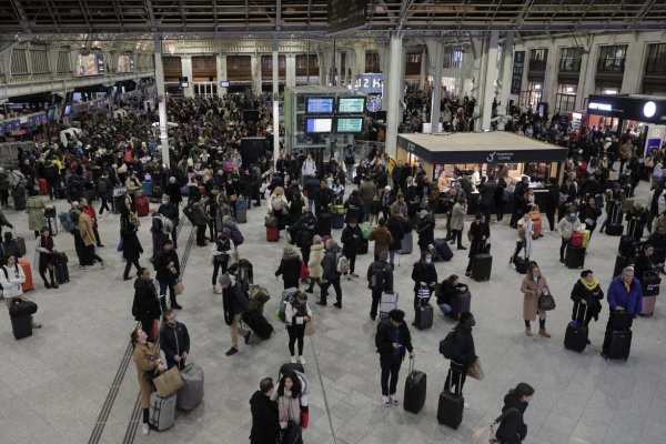 Muž útočil na železničnej stanici v Paríži, motív zatiaľ nie je známy