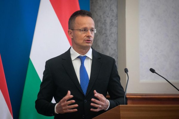 Maďarsko odmieta financovanie zbraní Ukrajine, kým bude OTP na sankčnom zozname