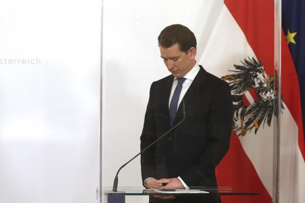 Rakúsko zavádza od utorka tvrdý lockdown