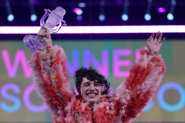 Víťazom piesňovej súťaže Veľká cena Eurovízie sa stal švajčiarsky rapper Nemo