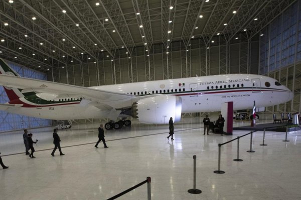 Mexické prezidentské lietadlo sa bude prenajímať na oslavy. Prezident lietadlo označuje za urážku občanov