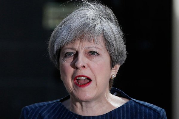 Predčasné voľby pre Britániu – Theresa hrá vabank