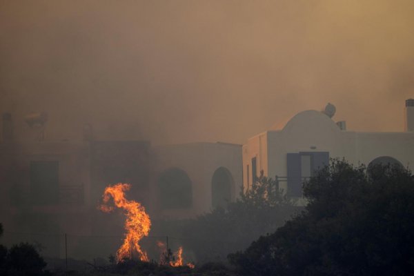 Grécko pre požiare vyhlásilo na ostrove Rodos výnimočný stav