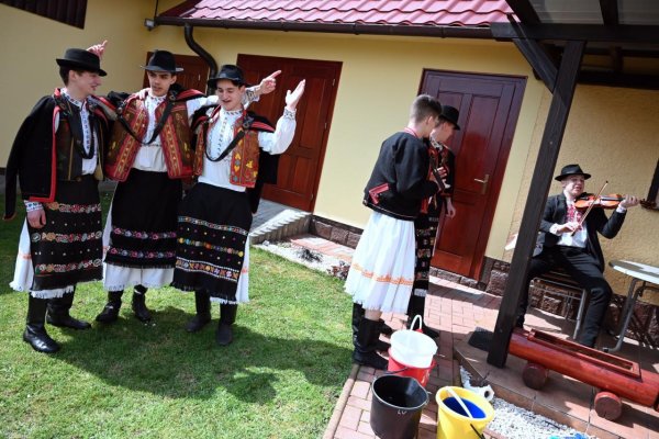 Slovenská šibačka vraj patrí medzi najunikátnejšie veľkonočné tradície