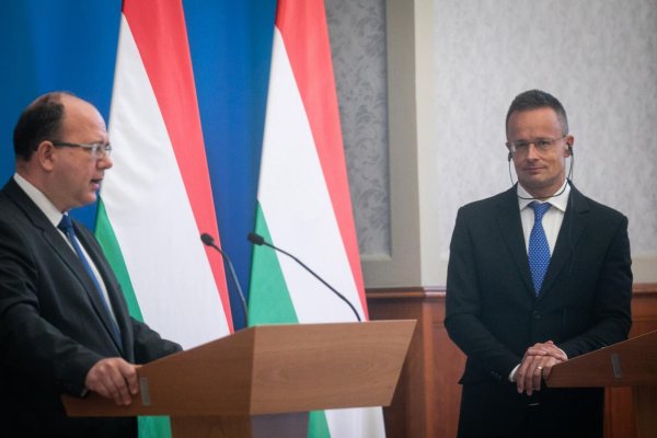 Maďarsko už nebude prijímať kritiku USA v otázkach demokracie, vyhlásil Szijjártó