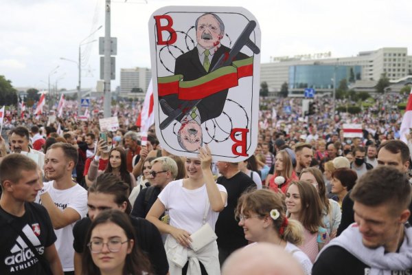 Protesty v Minsku: Desaťtisíce ľudí protestujú proti Lukašenkovi