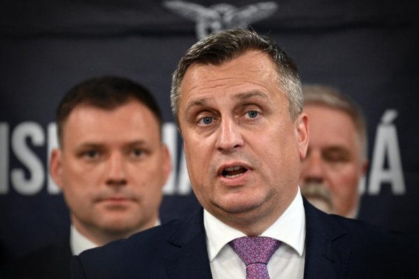 Postnárodný národniar Andrej Danko (v partnerstve s Viktorom Orbánom)