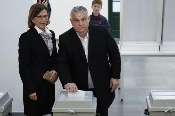V Maďarsku sa konajú parlamentné voľby, v Srbsku si vyberajú prezidenta, nový parlament i miestne orgány