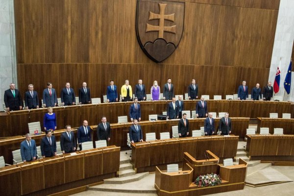 Parlament vyhlásil súčasný ruský režim za teroristický