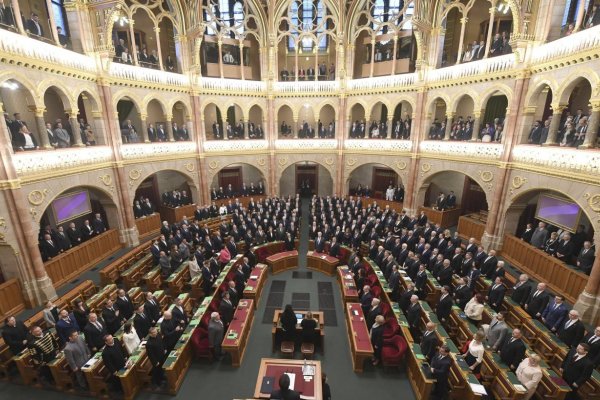 Maďarský parlament odmietol hlasovať o prijatí Švédska do NATO